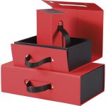 Caixa Cartão Cabaz / Presente Preto / Vermelho imitação pele Fecho Magnético c/ Alça 19x13x6,5cm – Norpack - Image 2