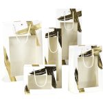 Saco Papel Branco/ Dourado Natal 2 Garrafas 18x9x39cm(C x L x A) – Norpack - Image 2