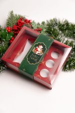 Caixa Cartolina Vermelha C/ Tampa PVC p/ Mini Garrafa + 6 Brigadeiros Coleção Pai Natal – Norpack - Image 2