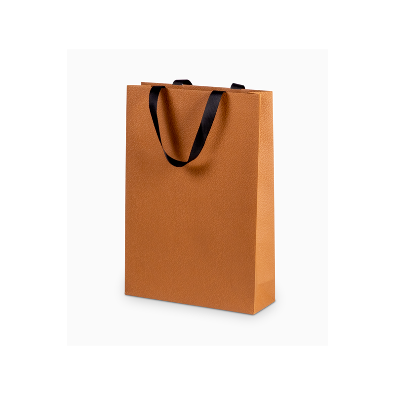 170800000118.png Saco Papel Cobre imitação pele 27x9x39cm - 3 Garrafas – Norpack - Image 1