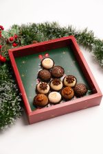 Caixa Cartolina Vermelha C/ Tampa PVC 20x18cm p/ 10 Brigadeiros Árvore Coleção Pai Natal – Norpack - Image 4