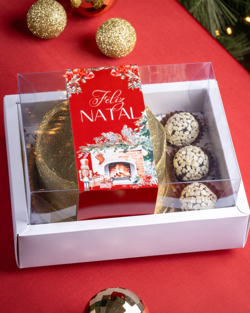 3001005941.webp Caixa Cartolina C/ Tampa PVC p/ 1 Bentô Cake + 3 Brigadeiros Natal "Quebra Nozes" – Norpack - Image 1