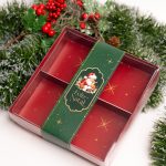 Caixa Cartolina Vermelha C/ Tampa PVC 20x20x4cm c/ divisorias 9,5x9,5cm Coleção Pai Natal – Norpack
