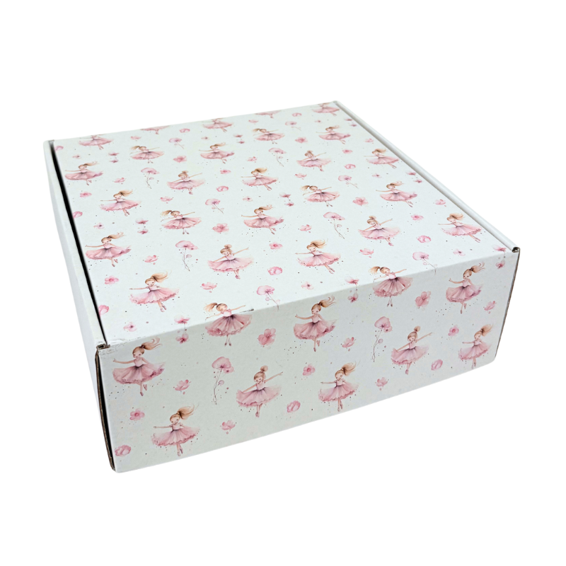 4-quadrada.png Caixa Cartão Postal Branca 250mmx250mmx90mm Padrão Bailarina – Norpack - Image 1