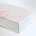 Caixa Postal C/ Padrão Olá em rosa – Envio de Encomendas com Estilo – Norpack - Image 8