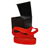 Caixa Cartolina Preta 10x10x10cm c/ fita vermelha Pack 5uni. – Norpack