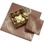 Caixa P/ Chocolates Castanha/Dourada 3 Linhas 10,8x10,8x3,3cm – Norpack - Image 4