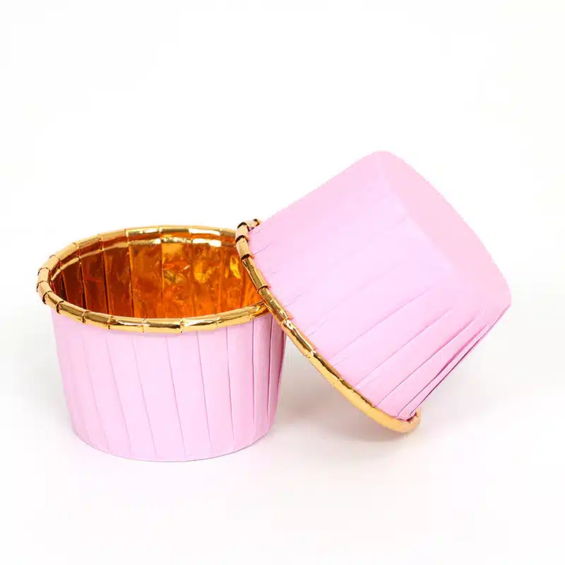 embalsantos-copo-cupcake-rosa-claro-1.webp Copo Papel Queques/ Cupcake/Pastelaria Rosa Claro 5x6,5x4cm - Pack 50 – Norpack - Image 1