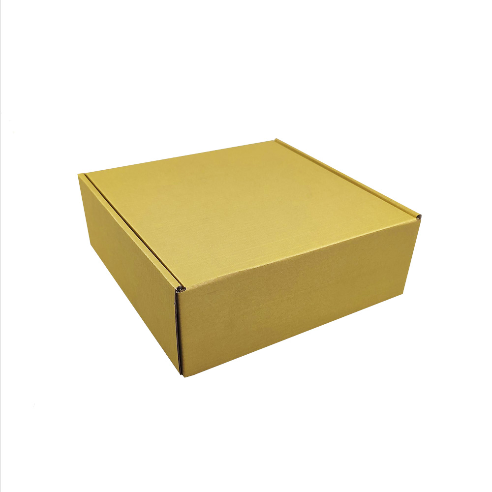 embalsantos_cx_dourada_20x20x7.jpg Caixa Cartão Presente / Envio Postal Dourada 20x20x7cm – Norpack - Image 1