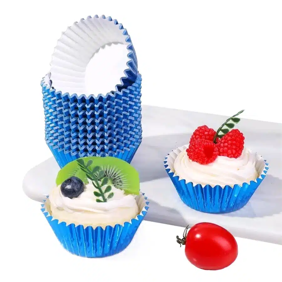 forminhas-azuis-metal_embalsantos.webp Copo Papel Queques/ Cupcake/ Formas de Papel Azul 4.8x7.5x3cm Pack 100 – Norpack - Image 1